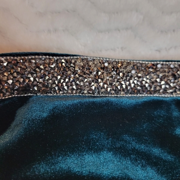 NWT Adrianna Papell Beaded One Shoulder Velvet Top in Hunter Green Size 2 - Picture 5 of 10
